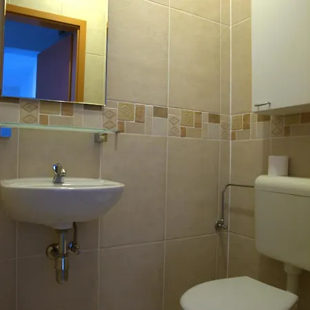 Stylish With 2br Apartmán