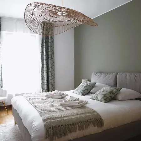 Stylish With 2br Apartmán