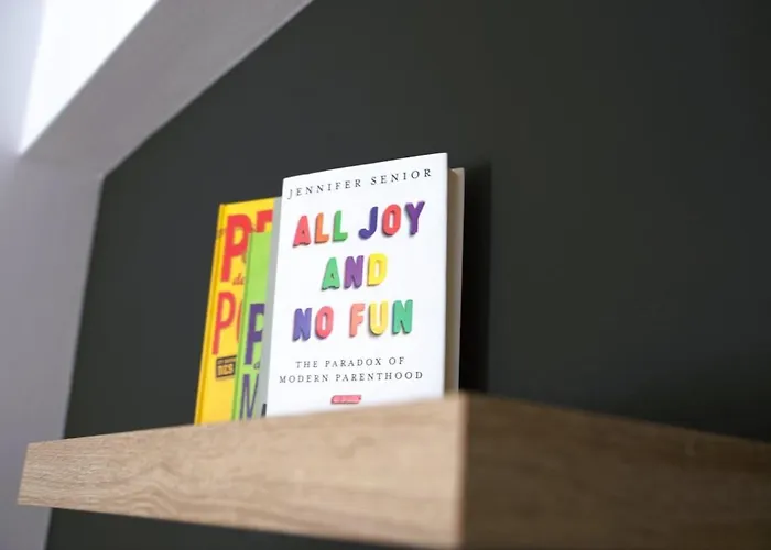 Stylish With 2br Luxembourg